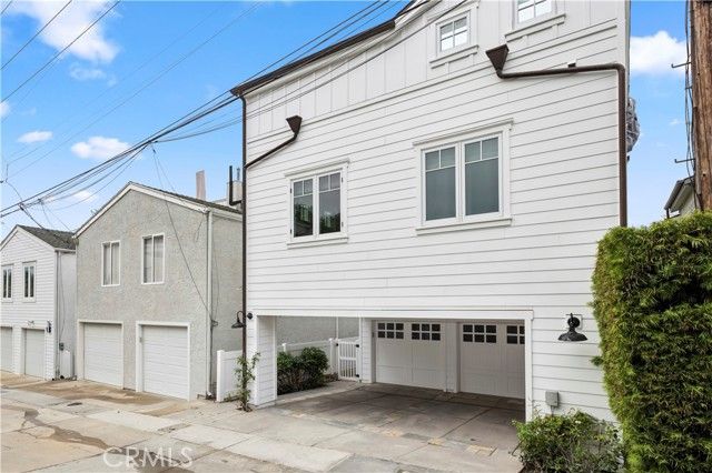 718 Poinsettia Avenue, Corona Del Mar (newport Beach), CA 92625