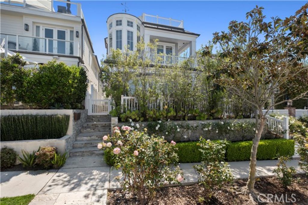 718 Poinsettia Avenue, Corona Del Mar (newport Beach), CA 92625