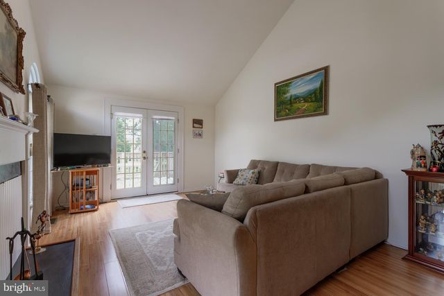 3901 POTTERS PL, Southampton, PA 18966