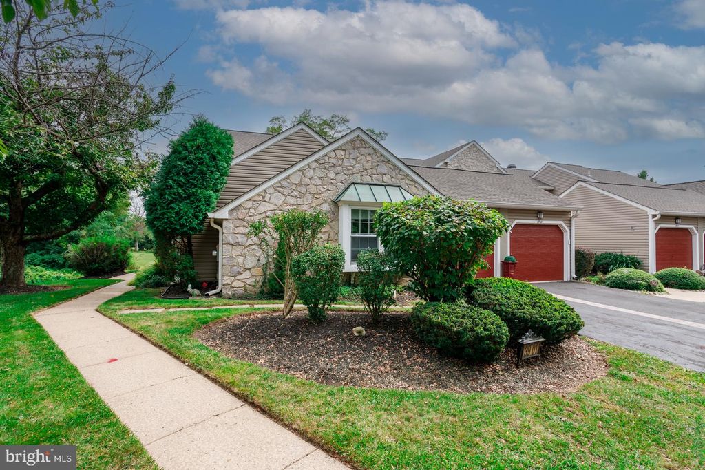 3901 POTTERS PL, Southampton, PA 18966