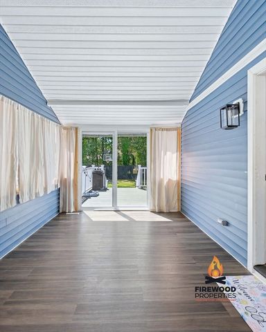 391 W Pond St, Bridgewater, MA 02324