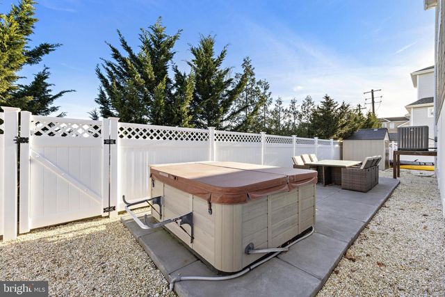 9315 N SUSAN LN, Long Beach Township, NJ 08008