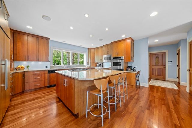476 Baxters Neck Rd, Barnstable, MA 02648