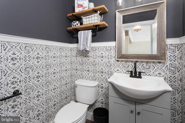 31 FENTON LN, Chesterfield, NJ 08515