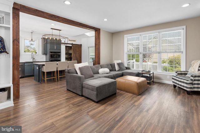 31 FENTON LN, Chesterfield, NJ 08515