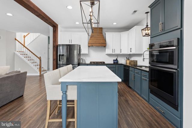 31 FENTON LN, Chesterfield, NJ 08515