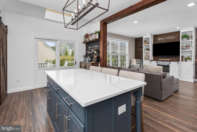 31 FENTON LN, Chesterfield, NJ 08515