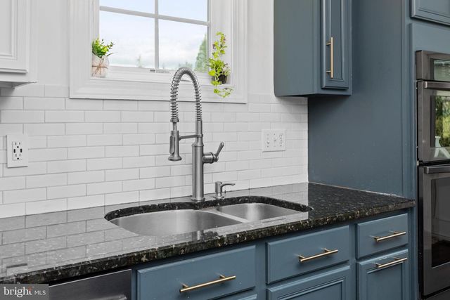 31 FENTON LN, Chesterfield, NJ 08515