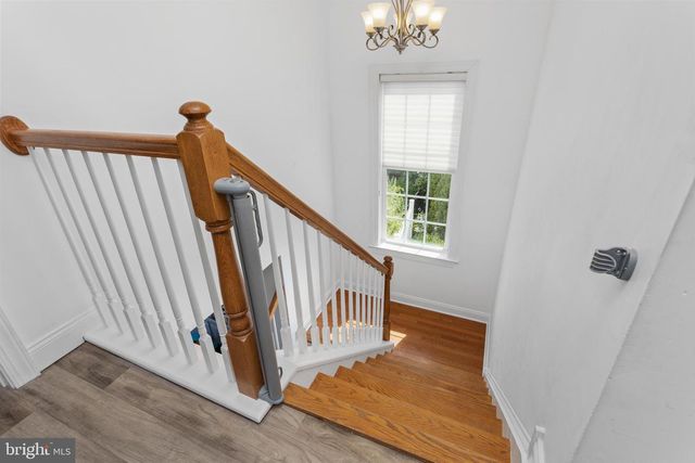 31 FENTON LN, Chesterfield, NJ 08515