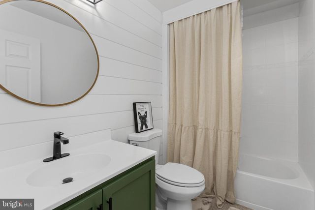 31 FENTON LN, Chesterfield, NJ 08515