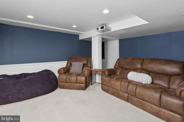 31 FENTON LN, Chesterfield, NJ 08515