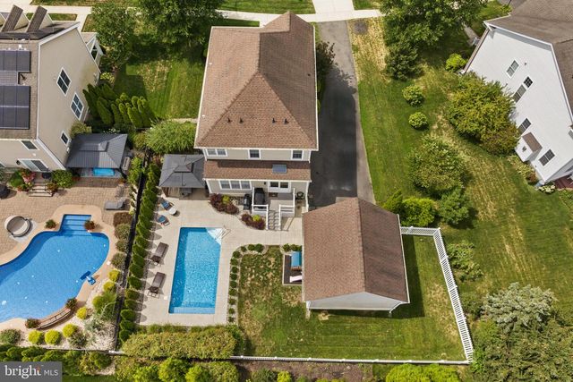 31 FENTON LN, Chesterfield, NJ 08515