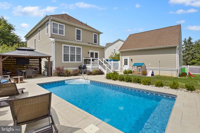 31 FENTON LN, Chesterfield, NJ 08515