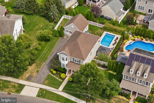 31 FENTON LN, Chesterfield, NJ 08515