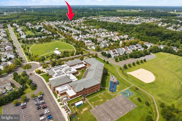 31 FENTON LN, Chesterfield, NJ 08515