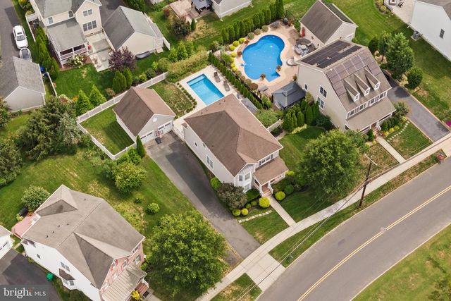 31 FENTON LN, Chesterfield, NJ 08515