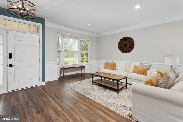 31 FENTON LN, Chesterfield, NJ 08515