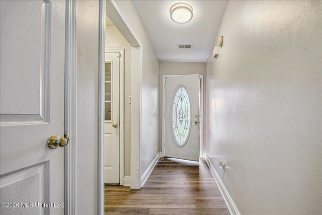 9002 Lakeside Cove, Olive Branch, MS 38654