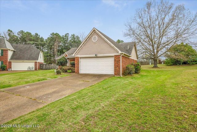 9002 Lakeside Cove, Olive Branch, MS 38654