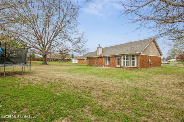 9002 Lakeside Cove, Olive Branch, MS 38654