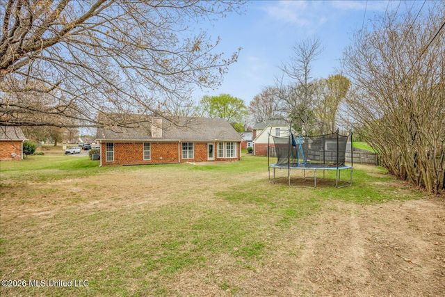 9002 Lakeside Cove, Olive Branch, MS 38654