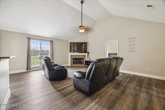 9002 Lakeside Cove, Olive Branch, MS 38654