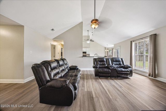 9002 Lakeside Cove, Olive Branch, MS 38654