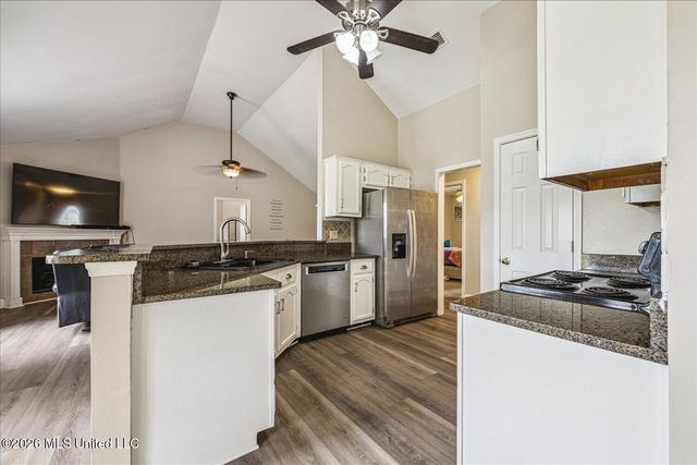 9002 Lakeside Cove, Olive Branch, MS 38654