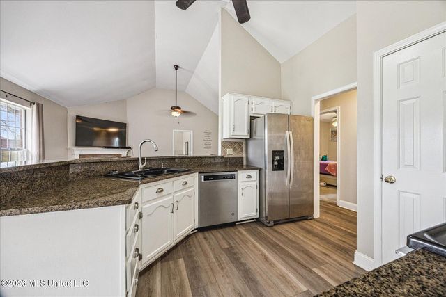 9002 Lakeside Cove, Olive Branch, MS 38654