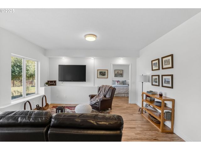 32102 Nw EAGLE CREST Dr, Ridgefield, WA 98642