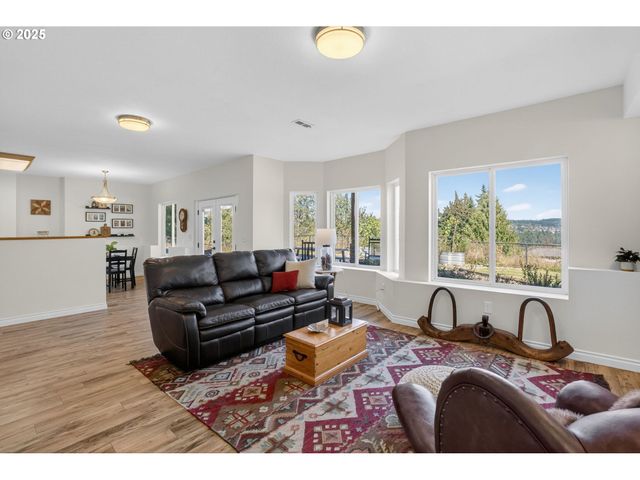 32102 Nw EAGLE CREST Dr, Ridgefield, WA 98642