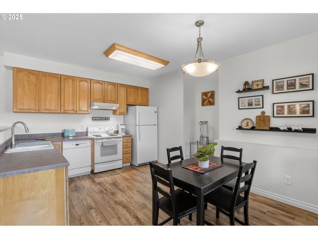 32102 Nw EAGLE CREST Dr, Ridgefield, WA 98642