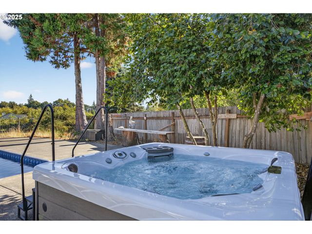 32102 Nw EAGLE CREST Dr, Ridgefield, WA 98642