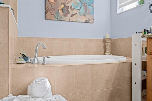 2792 Via Piazza LOOP, Fort Myers, FL 33905