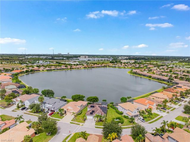 2792 Via Piazza LOOP, Fort Myers, FL 33905