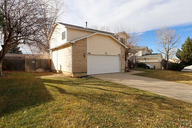 30 Bellita Dr, Pueblo, CO 81001