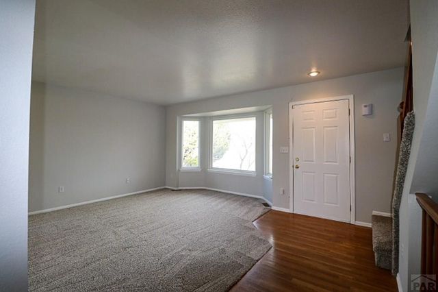 30 Bellita Dr, Pueblo, CO 81001