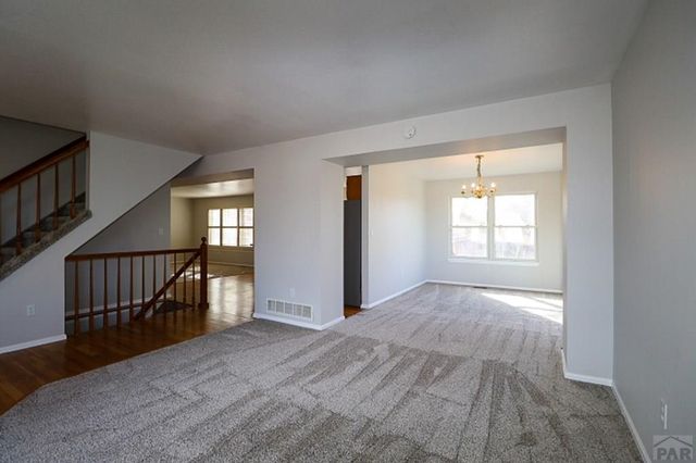 30 Bellita Dr, Pueblo, CO 81001