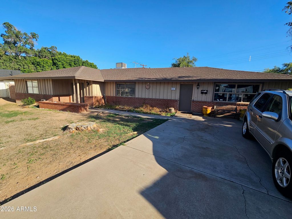 5047 E CHEERY LYNN Road, Phoenix, AZ 85018 — photo 4