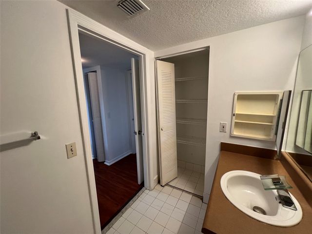4101 San Marino Boulevard 108, West Palm Beach, FL 33409