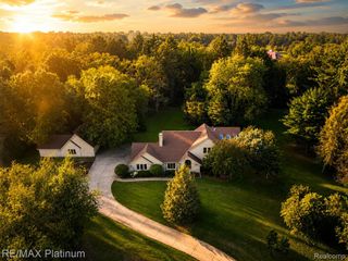 12273 Pinebrook Lane, Green Oak Township, MI 48178