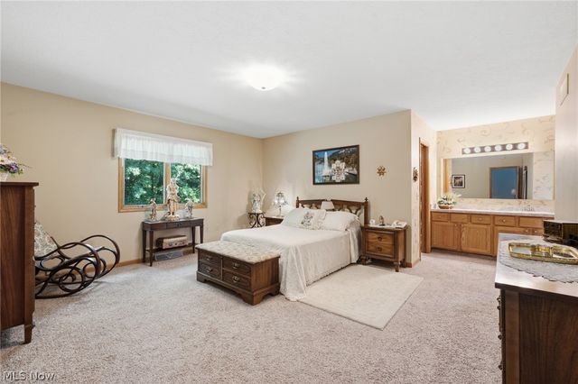 1451 Tripodi Circle, Niles, OH 44446