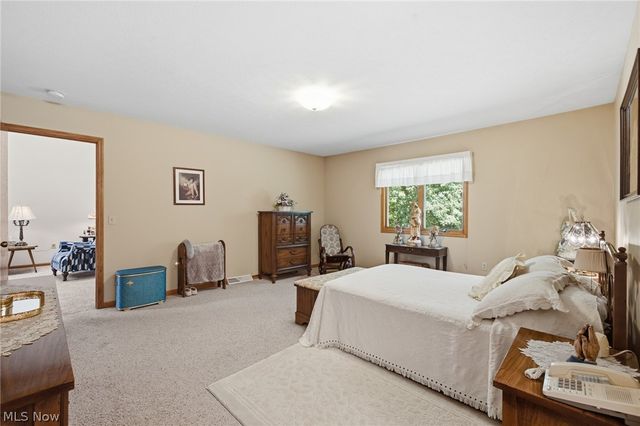 1451 Tripodi Circle, Niles, OH 44446