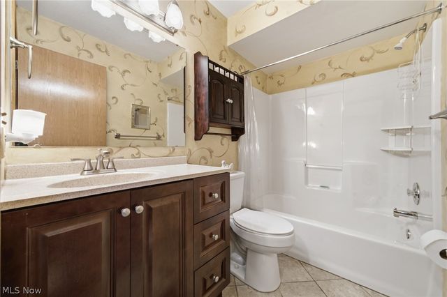 1451 Tripodi Circle, Niles, OH 44446