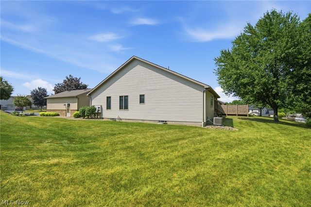 1451 Tripodi Circle, Niles, OH 44446