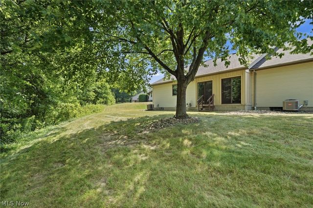 1451 Tripodi Circle, Niles, OH 44446