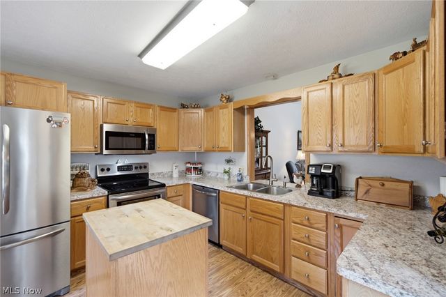 1451 Tripodi Circle, Niles, OH 44446