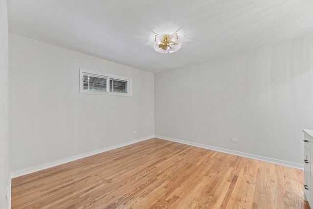 707 S Elmwood Avenue, Waukegan, IL 60085