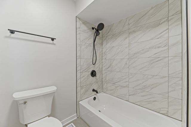 707 S Elmwood Avenue, Waukegan, IL 60085