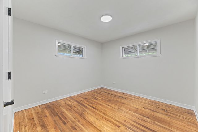 707 S Elmwood Avenue, Waukegan, IL 60085